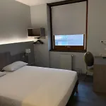 Hotel Villenouvelle 2*